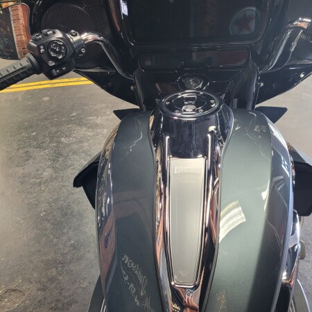 2026 Harley-Davidson® Street Glide 3 Limited Iron Horse Metallic Chrome Trim thumb 1