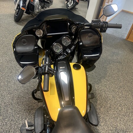 2023 Harley-Davidson® FLTRXS Road Glide™ Special thumb 2