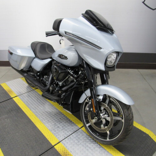 FLHX 2024 Street Glide® thumb 3