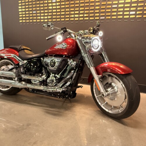 2026 Harley-Davidson® Fat Boy® Brilliant Red Chrome Trim thumb 1