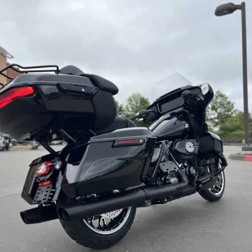 2026 Harley-Davidson® FLHXL Street Glide Limited Vivid Black thumb 2