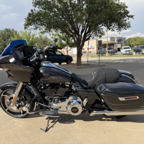 2026 Harley-Davidson® Road Glide® Midnight Ember Chrome Trim thumb 1