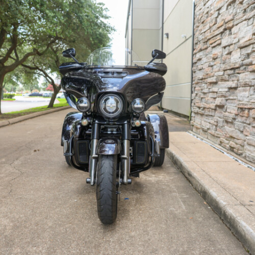 2021 Harley-Davidson® CVO™ Tri Glide® Charred Crimson thumb 2