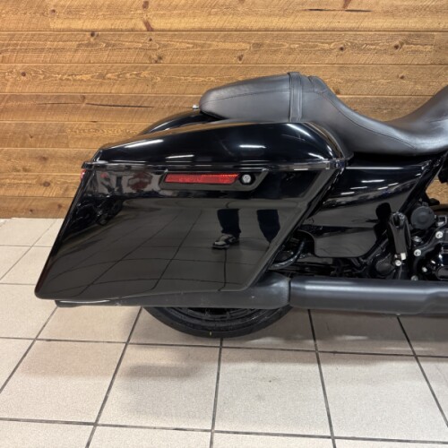 2018 Harley-Davidson® Road King® Special Vivid Black FLHRXS thumb 0