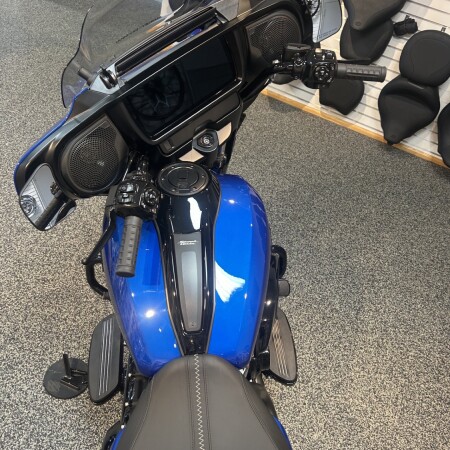 2024 Harley-Davidson® FLHX Street Glide™- Blk Trim thumb 2