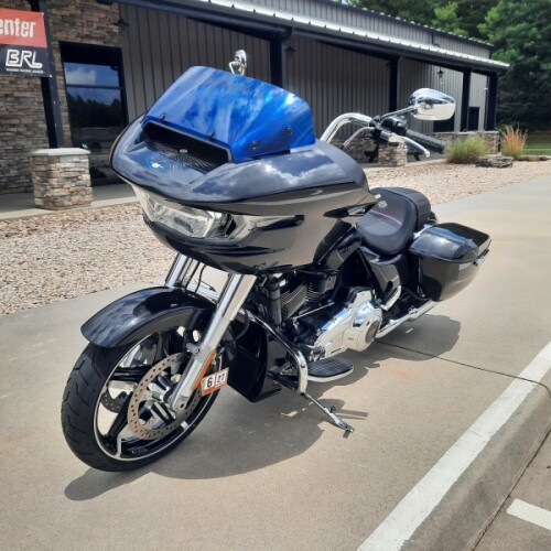 2026 Harley-Davidson® Road Glide® Liberty Edition  Midnight Ember thumb 3