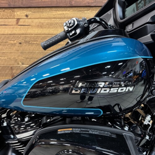 2026 Harley-Davidson® Street Glide® Teal Thunder / Vivid Black FLHX thumb 3