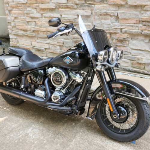 2025 Harley-Davidson® Heritage Classic FLHC thumb 3