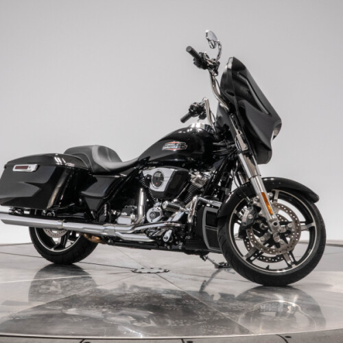 2024 HARLEY-DAVIDSON FLHX STREET GLIDE in vivid black thumb 3