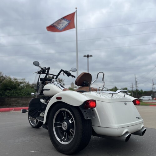 2019 Harley-Davidson® FLRT Freewheeler® Bonneville Salt Pearl 859136 thumb 0