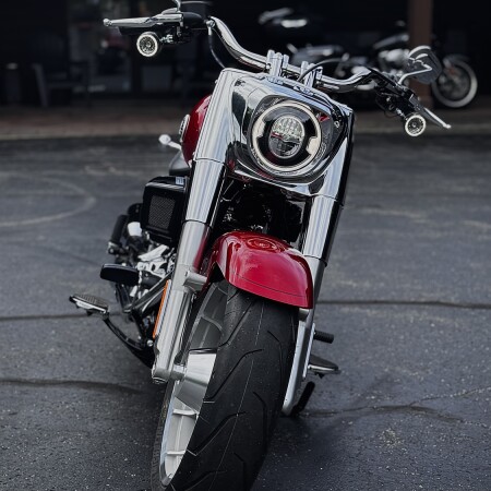 2026 Harley-Davidson® Fat Boy® Brilliant Red Chrome Trim thumb 2