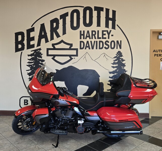 2026 Harley-Davidson® CVO Street Glide Limited Citrus Heat CVO Tri-Tone