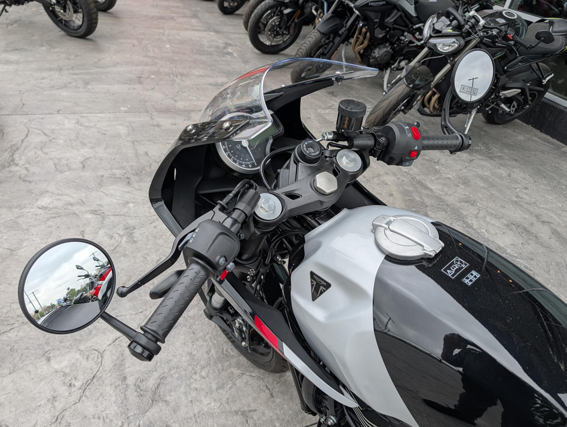 2026 Triumph Thruxton 400, photo 9