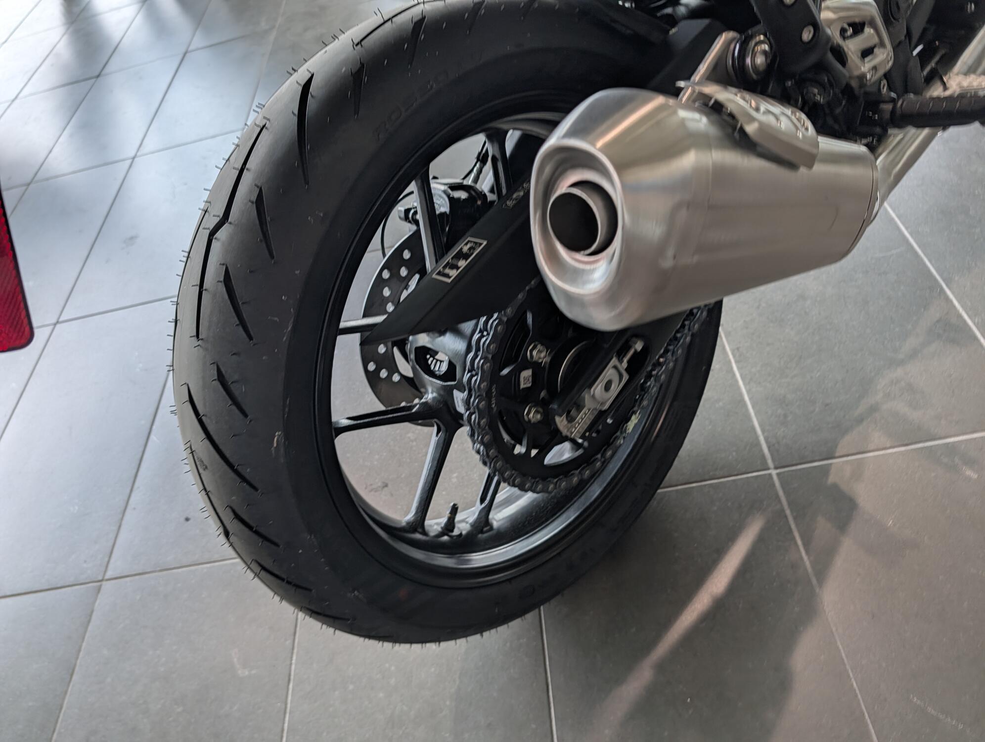 2026 Triumph Thruxton 400, photo 11