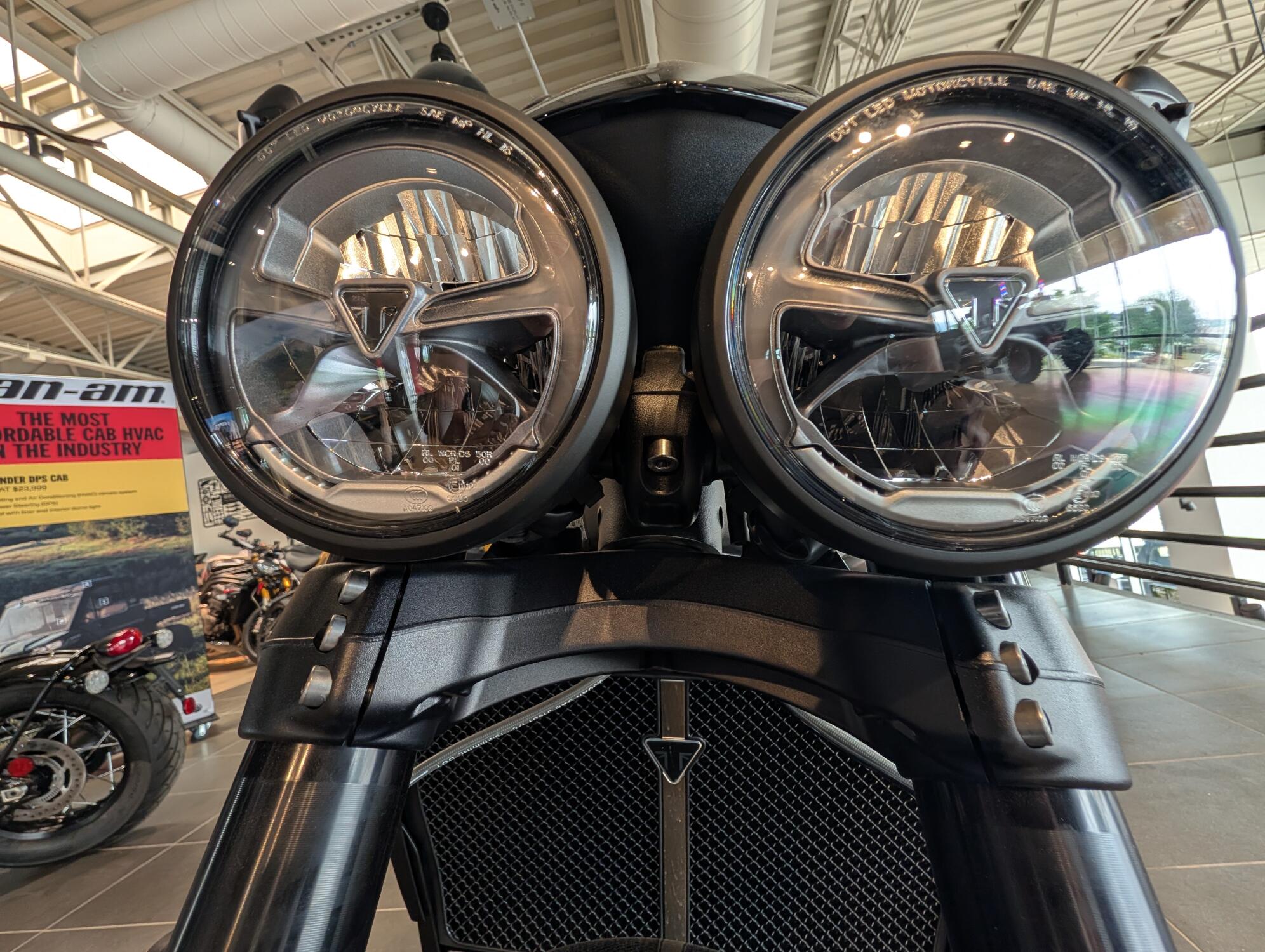 2025 Triumph Rocket 3 Storm R, photo 13