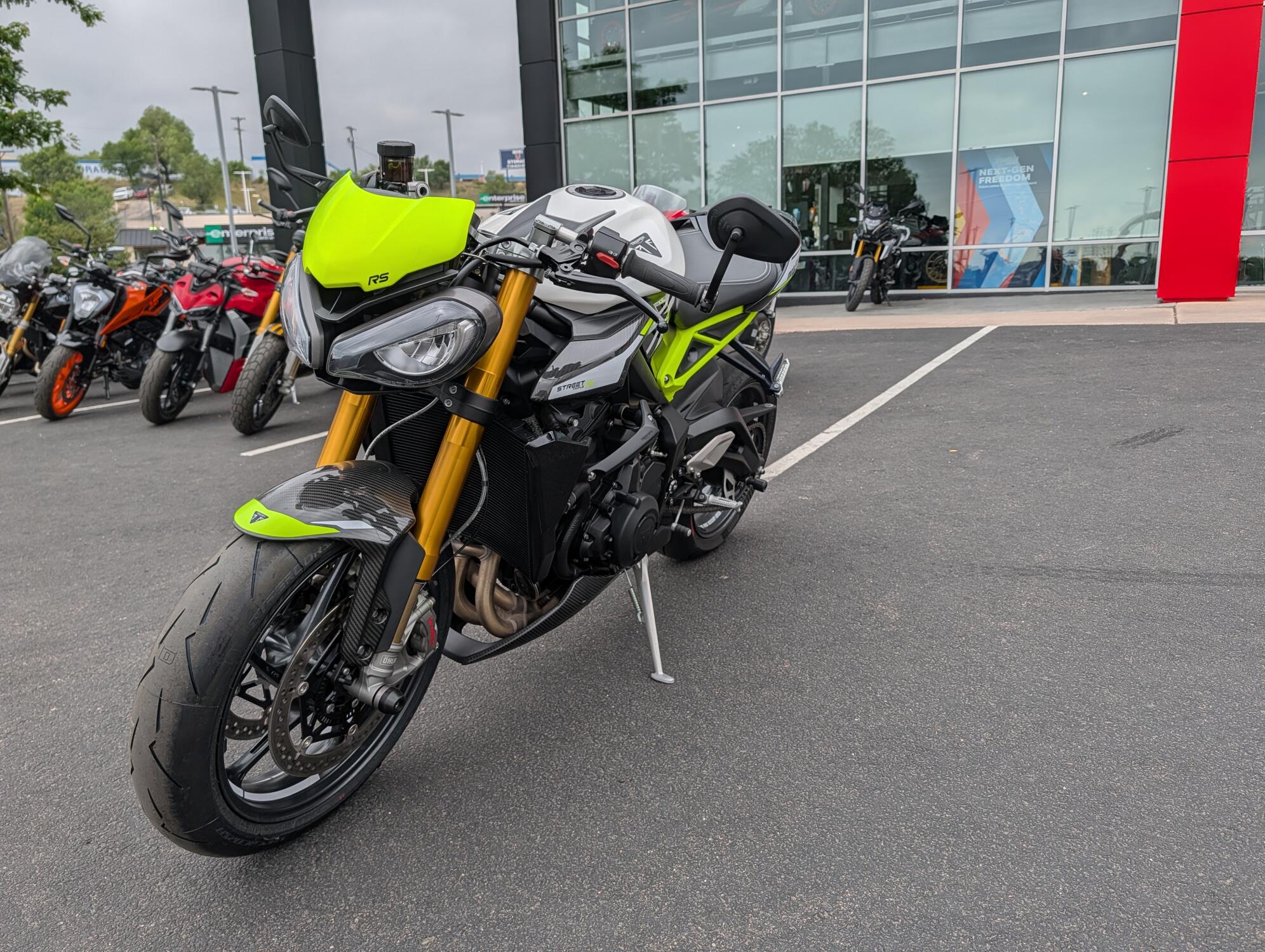 2024 Triumph Street Triple 765 R Moto2 Edition, photo 7