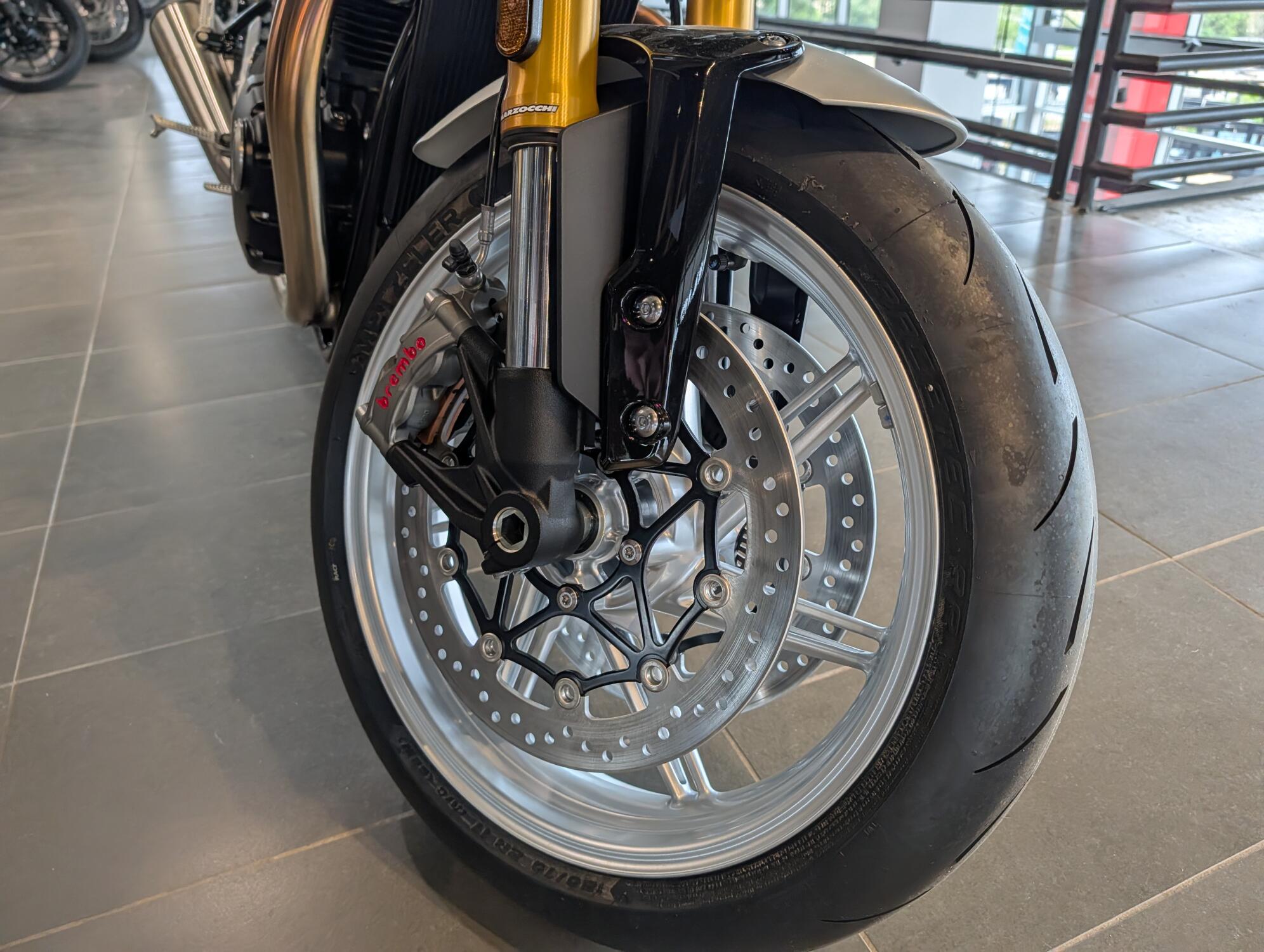 2027 Triumph Speed Twin 1200 Cafe Racer, photo 12