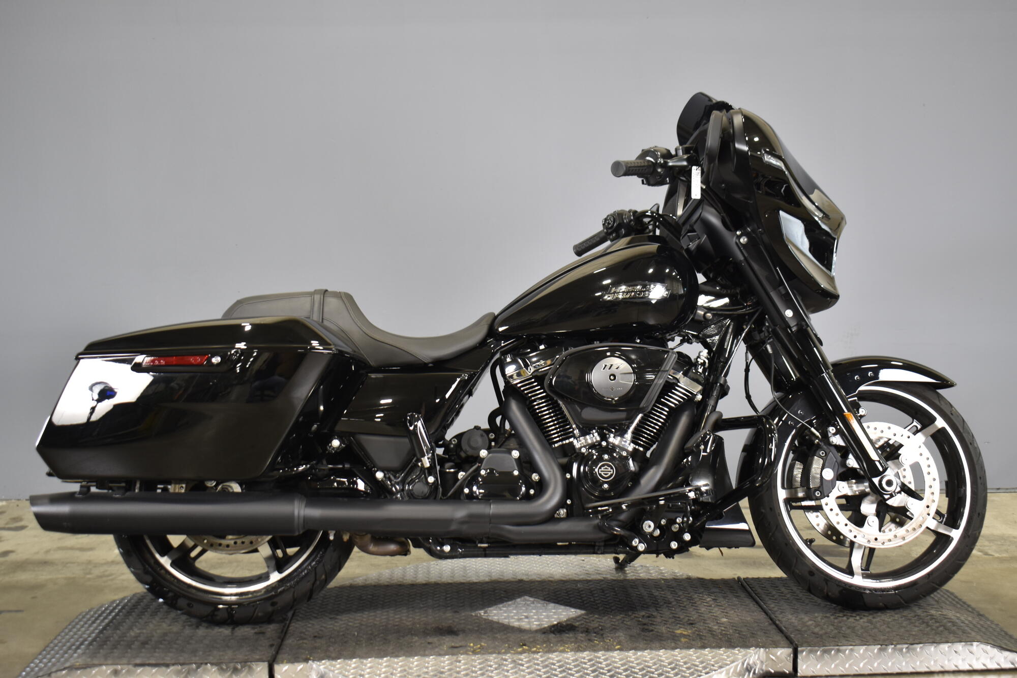 2025 Harley-Davidson® Street Glide® Vivid Black | MotorCity Harley