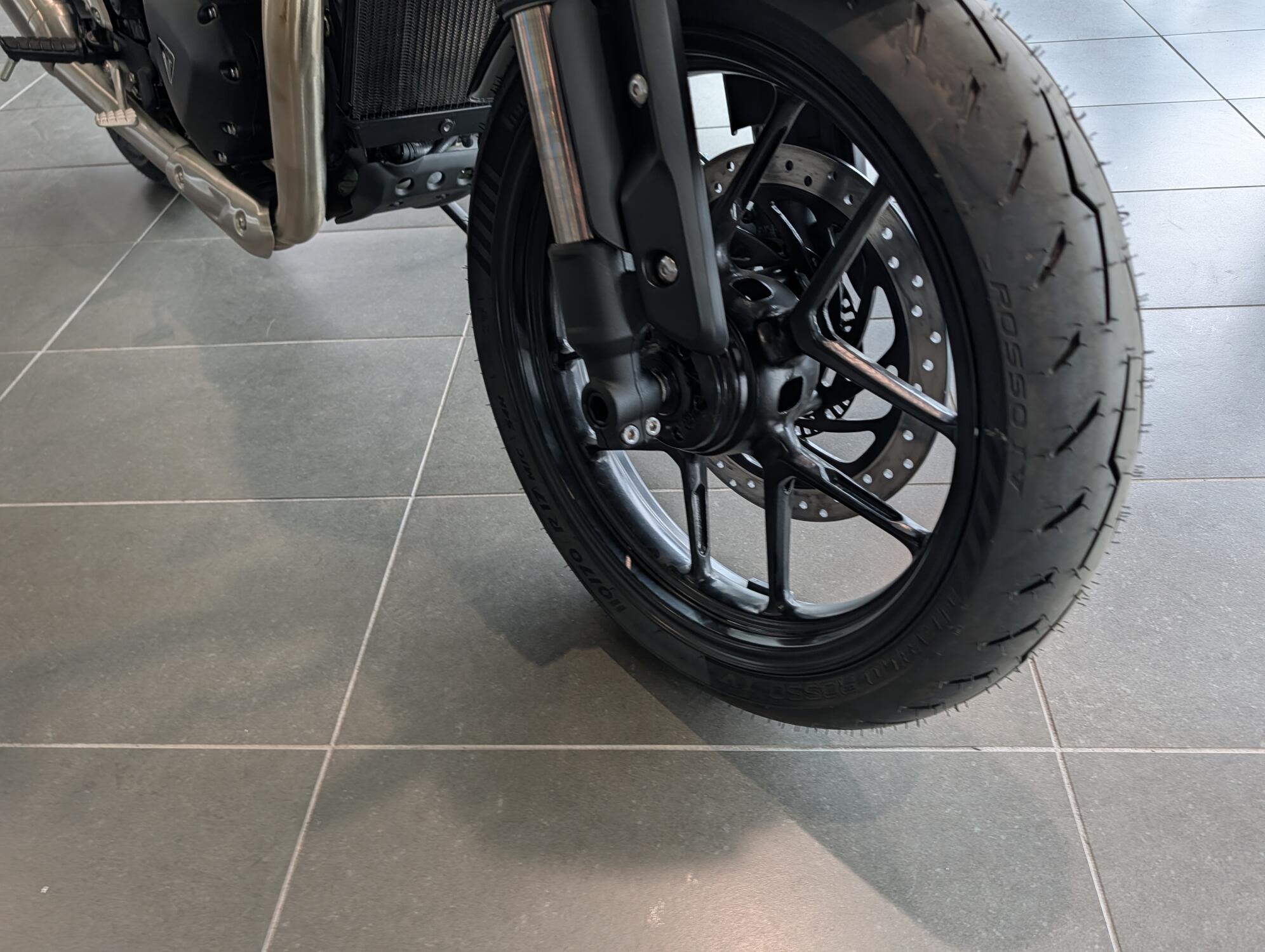 2026 Triumph Thruxton 400, photo 12