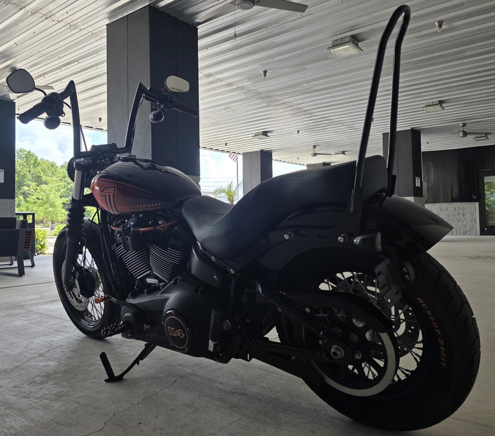 2021 Harley-Davidson® Street Bob® 114 Vivid Black, photo 10