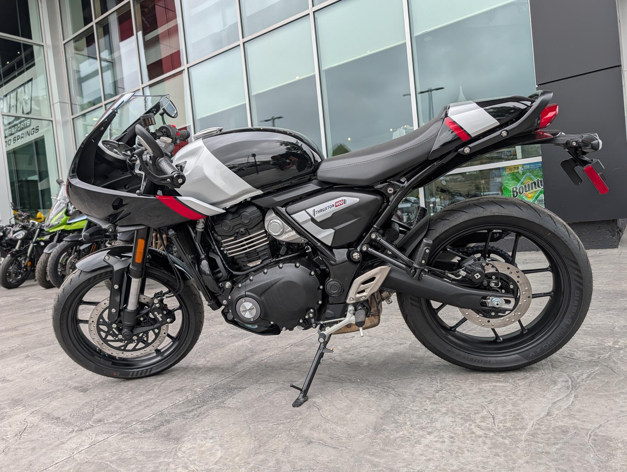 2026 Triumph Thruxton 400, photo 6