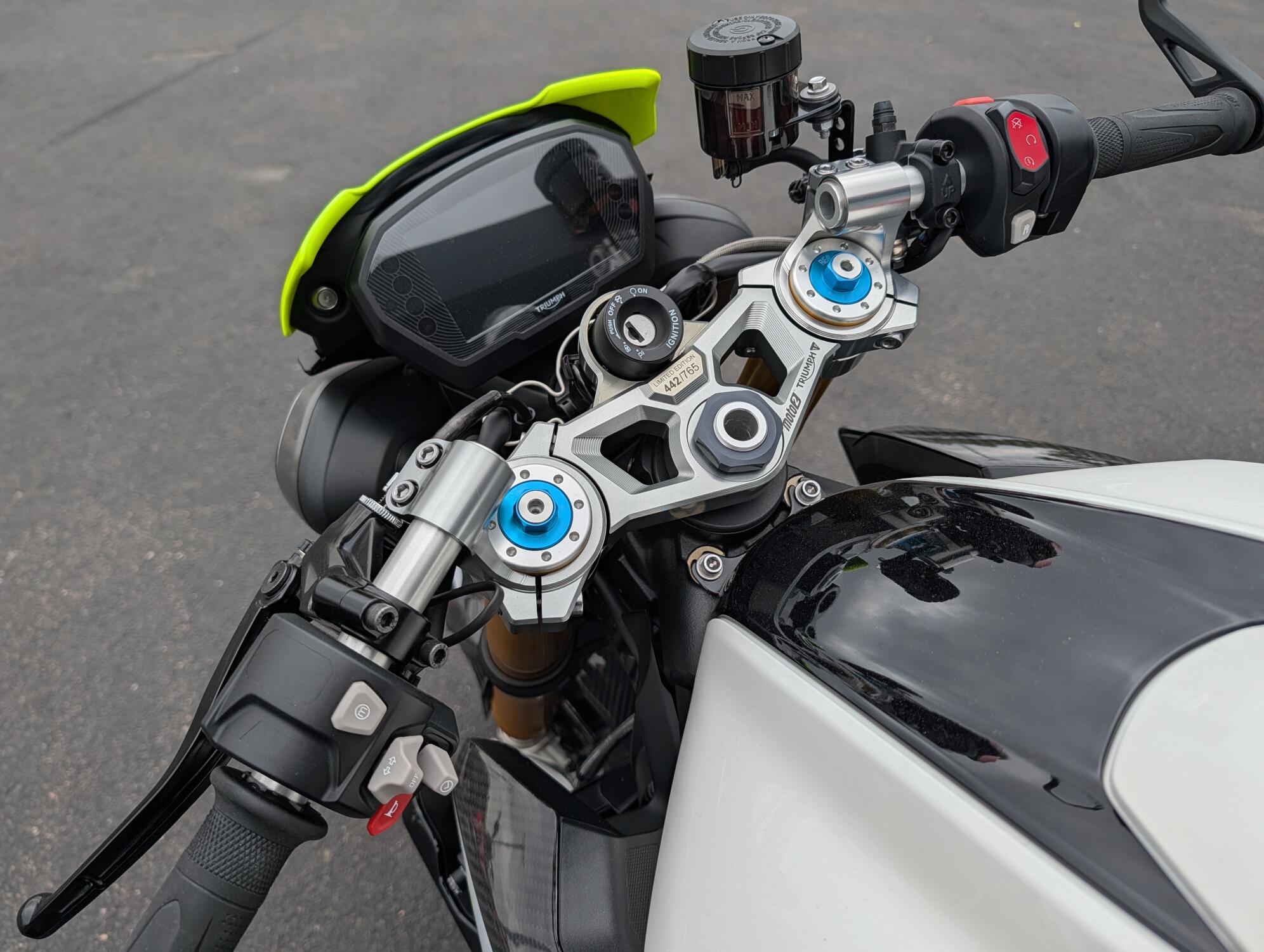 2024 Triumph Street Triple 765 R Moto2 Edition, photo 9