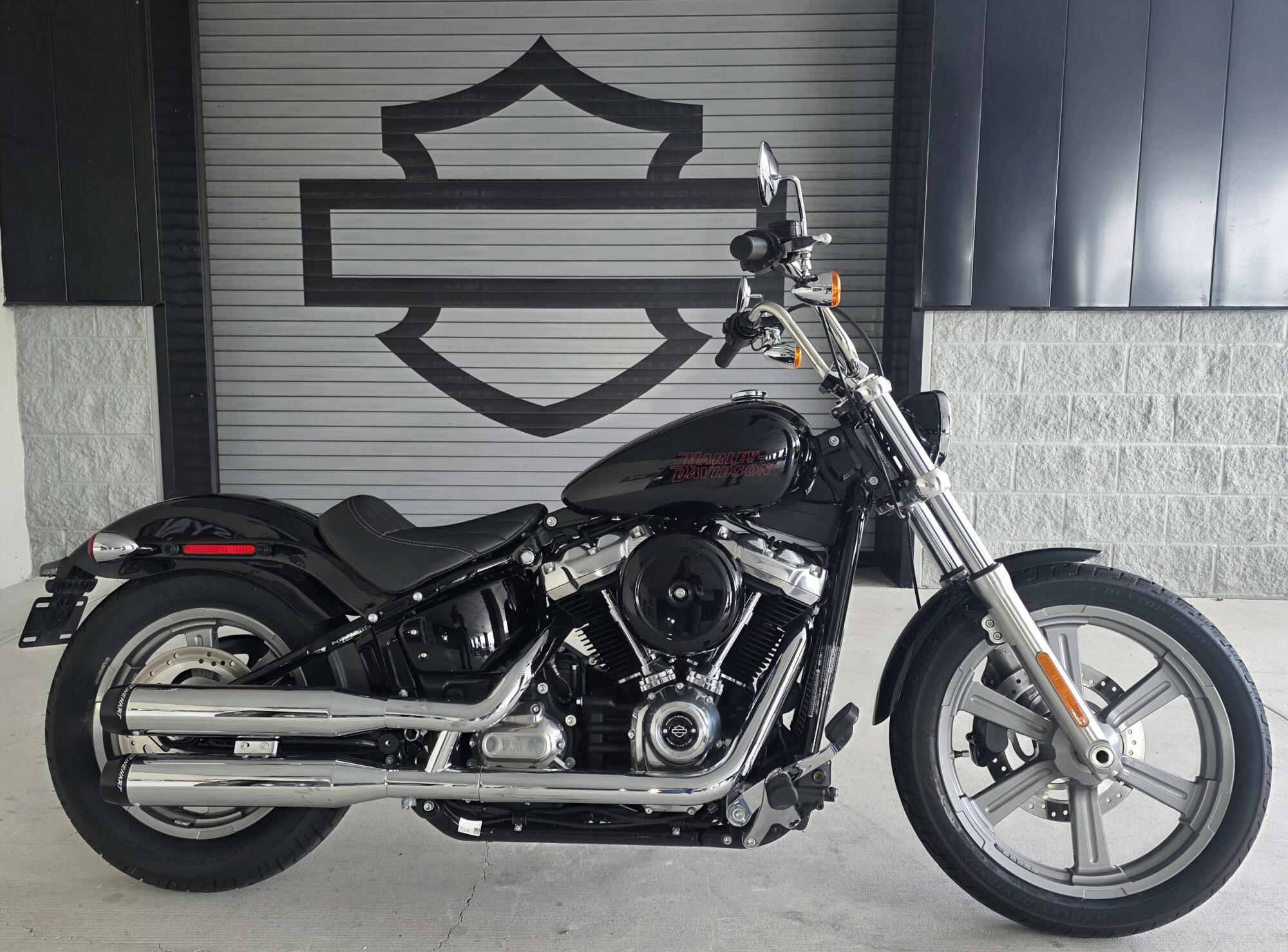 2024 Harley-Davidson® Softail® Standard Vivid Black