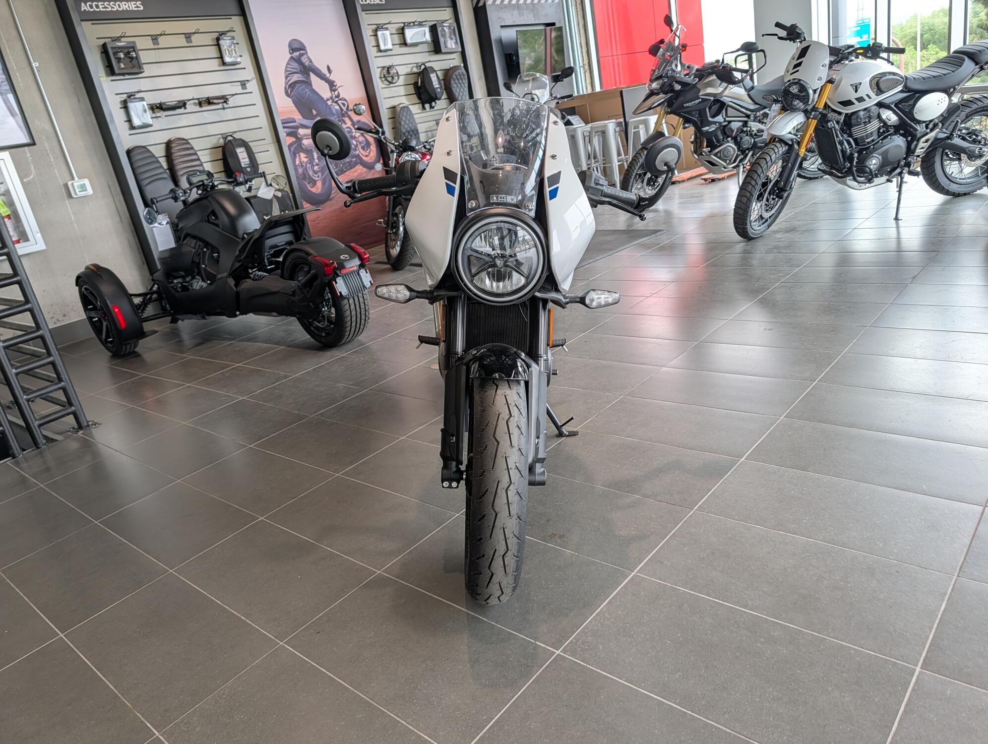 2026 Triumph Thruxton 400, photo 8