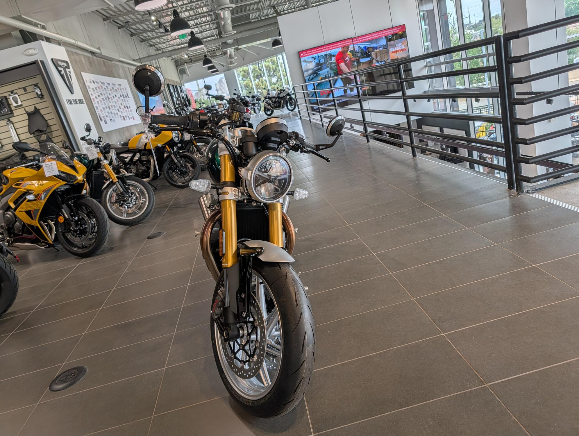 2027 Triumph Speed Twin 1200 Cafe Racer, photo 8