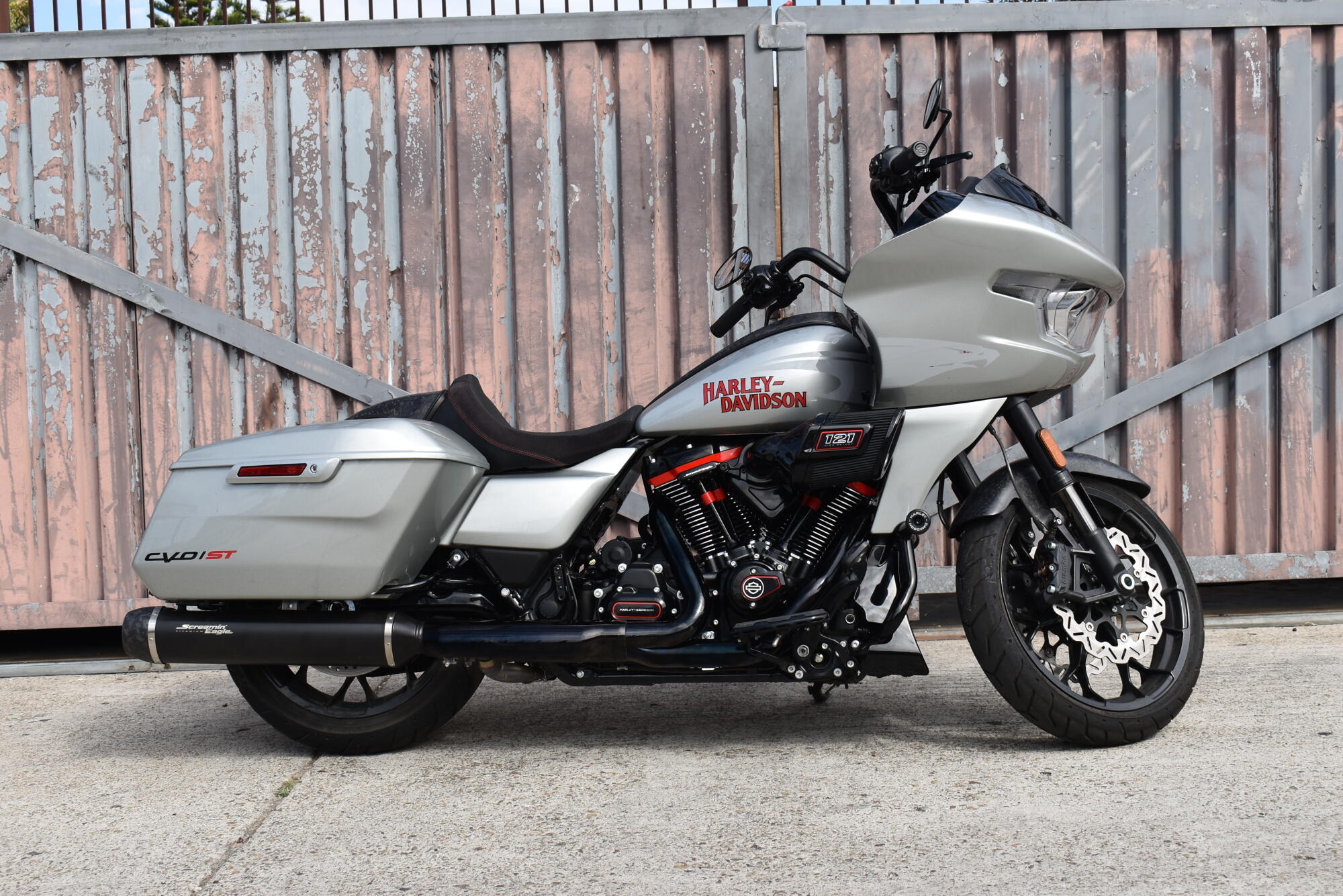 2025 Harley-Davidson® CVO™ Road Glide® ST FLTRXSTSE
