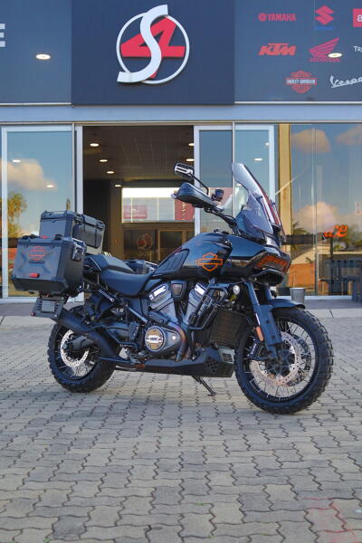 2022 Harley-Davidson® Pan America™ 1250 Special Black