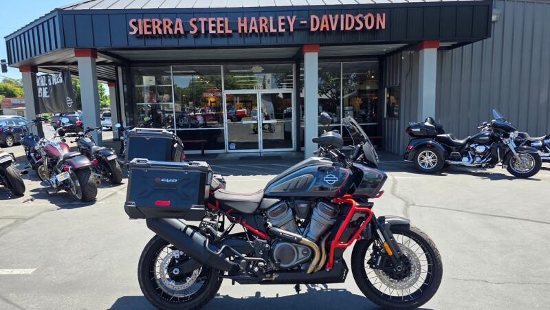 RA1250SE 2025 CVO™ Pan America®