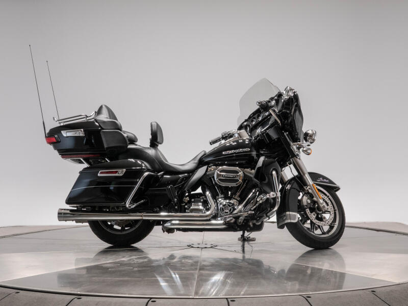 2016 HARLEY-DAVIDSON FLHTK LIMITED in Vivid Black