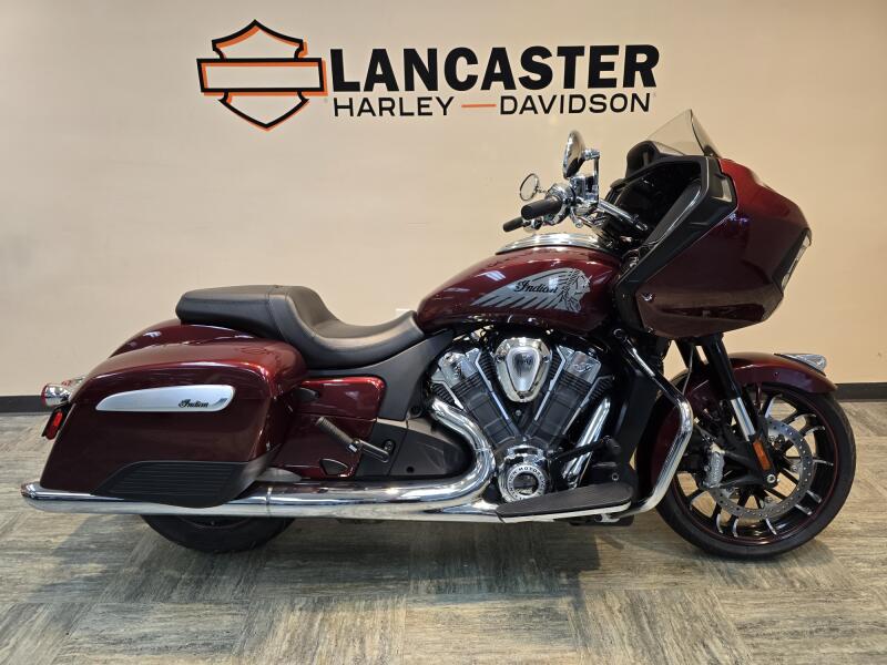 2022 Indian Motorcycle Challenger Maroon Metallic