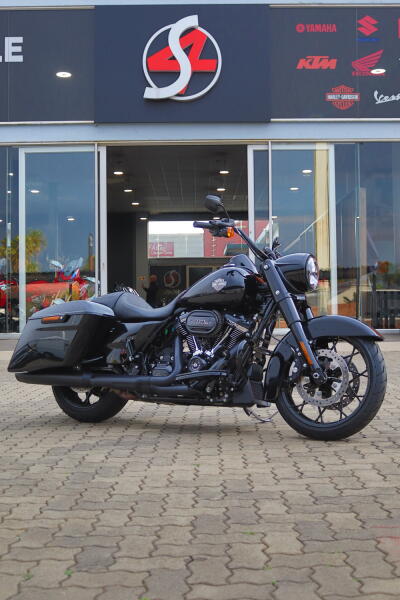 2024 Harley-Davidson® Road King™ Special Vivid Black