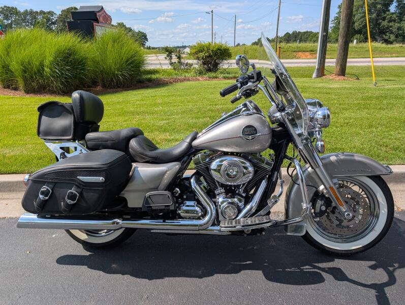 2009 Harley-Davidson® Road King® Classic
