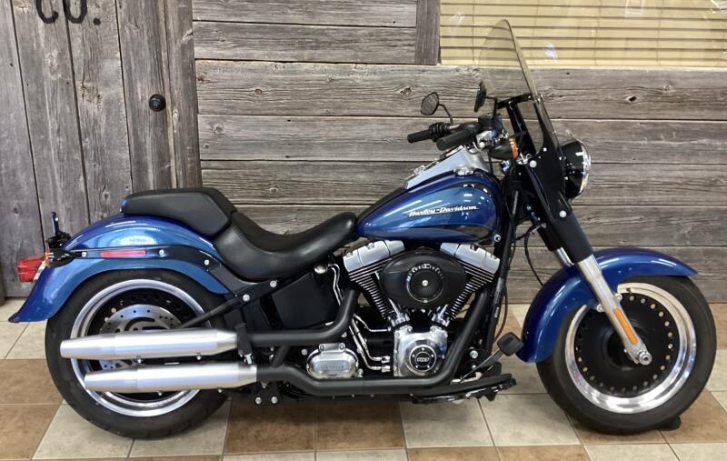 2014 Harley-Davidson® Fat Bob® Custom Colour Daytona Blue Pearl