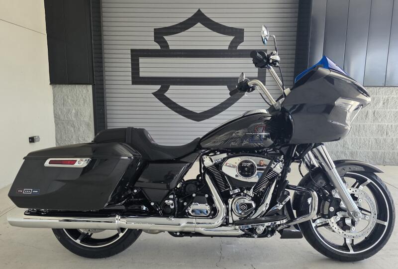 2026 Harley-Davidson® Road Glide® MIDNIGHT EMBER