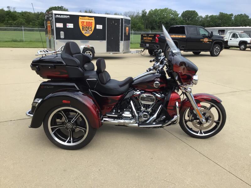 FLHTCUTGSE 2022 CVO™ Tri Glide®