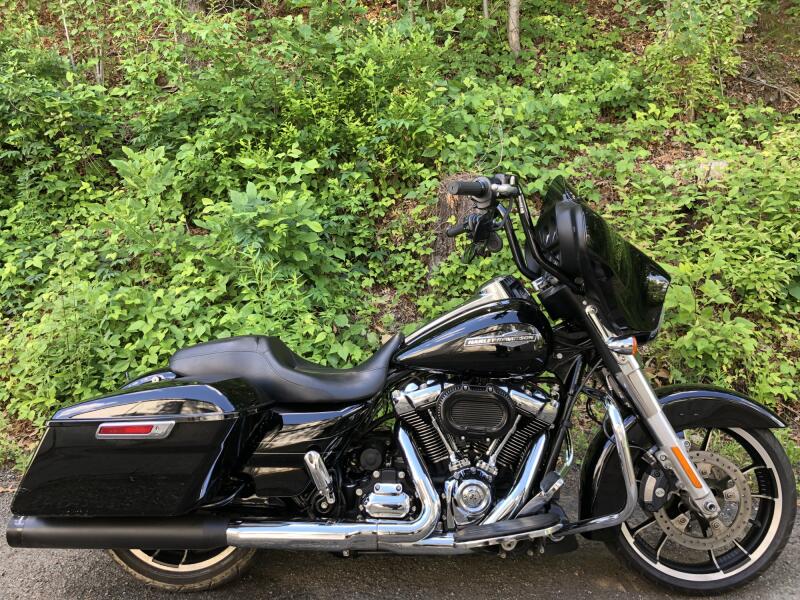 2021 Harley-Davidson® Street Glide® Vivid Black