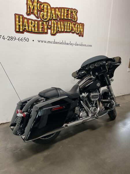 2023 Harley-Davidson® Street Glide® Special Vivid Black
