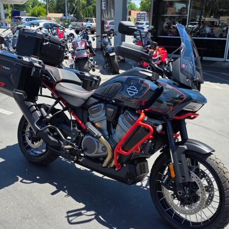 RA1250SE 2025 CVO™ Pan America® thumb 3
