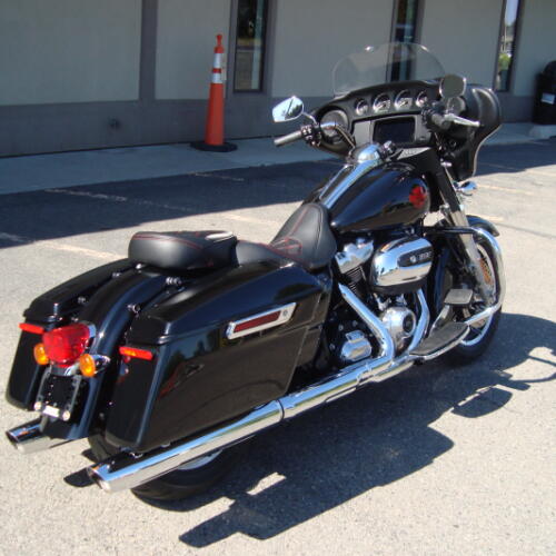 2022 Harley-Davidson® Electra Glide® Standard Vivid Black thumb 3