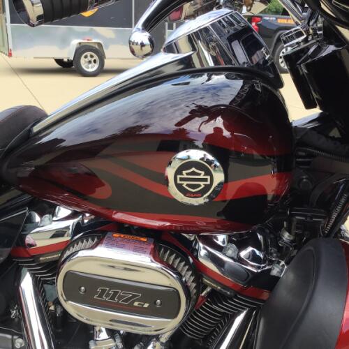 FLHTCUTGSE 2022 CVO™ Tri Glide® thumb 3