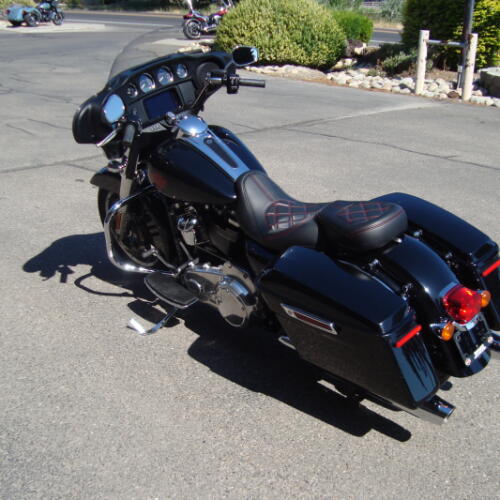 2022 Harley-Davidson® Electra Glide® Standard Vivid Black thumb 1