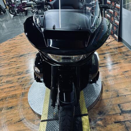 2026 Harley-Davidson® Road Glide Limited VIVID BLACK thumb 1