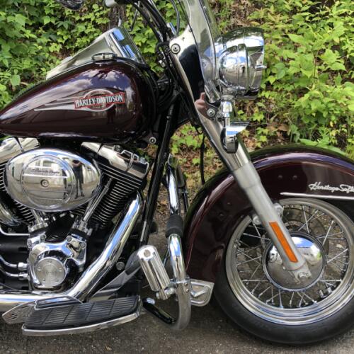 2005 Harley-Davidson® Heritage Softail® Classic Black Cherry Pearl thumb 3