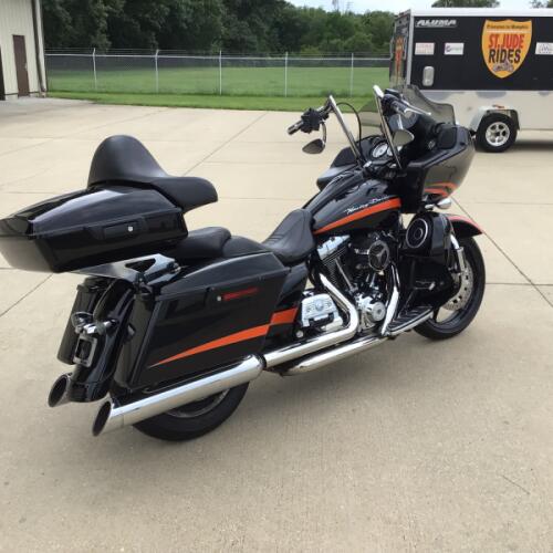 FLTRX 2013 Road Glide® Custom thumb 1