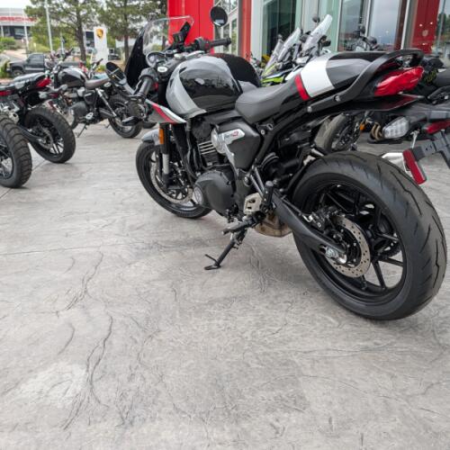  2026 Thruxton 400 thumb 0