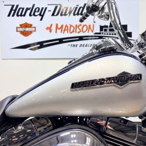 2012 FXDC Harley-Davidson® Super Glide® Custom Midnight Blue/Barracuda Silver thumb 2